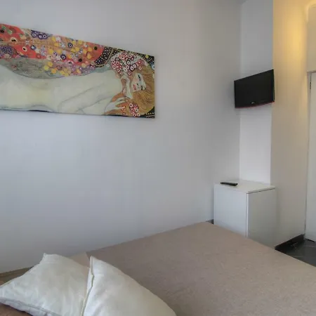 A Casa Di Ara Affittacamere *